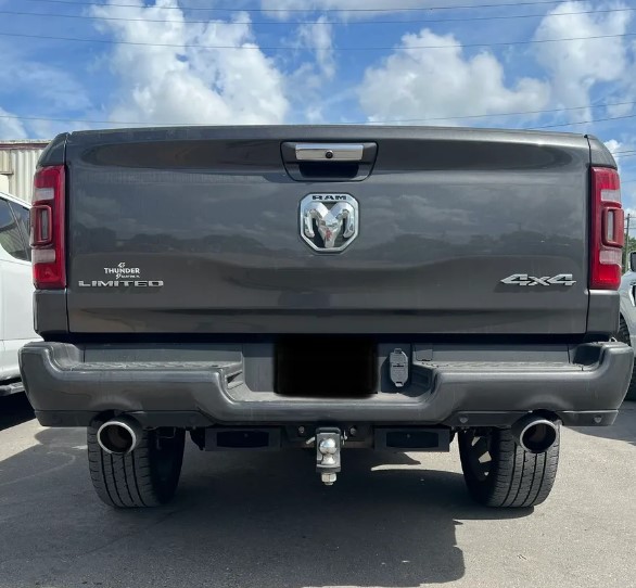 BMC Lights  2019-2023 RAM 1500 Hitch Bar ™ w/ Standard Endcap: RIGID Midnight Edition SR-Q Series PRO 